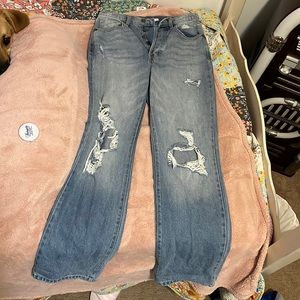 Straight leg ripped jeans